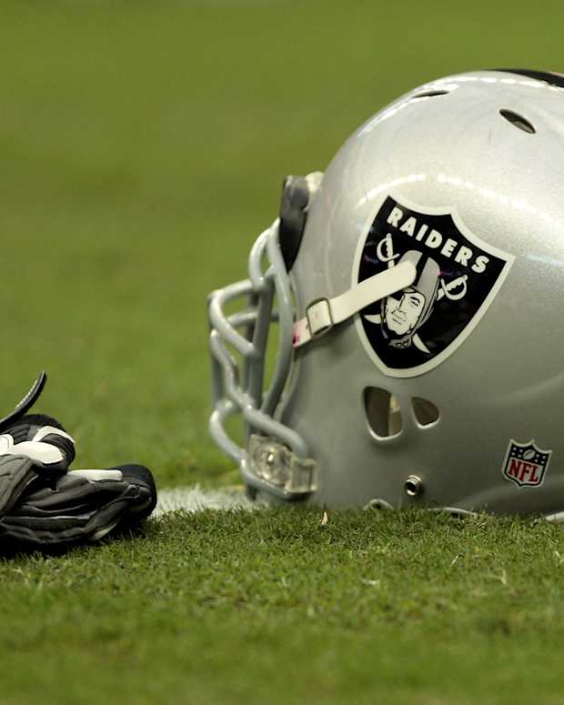 RAIDER HELMET